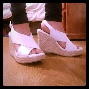 White Wedges
